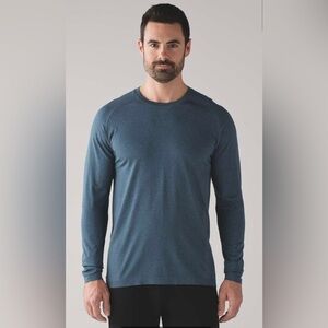 Lululemon Metal Vent Tech Long Sleeve base layer  Iron Blue size large